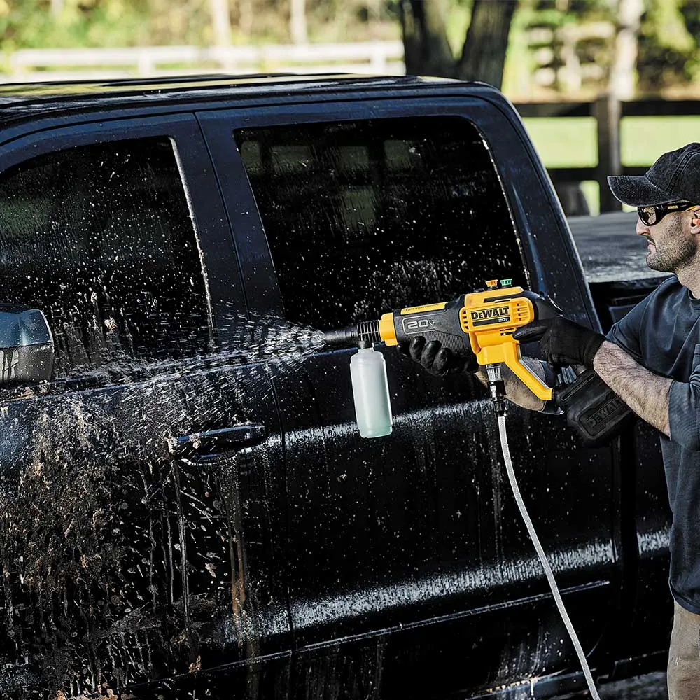 DeWALT DCPW550P1 20V MAX 550 PSI Cordless Versatile Portable Power Cleaner Kit