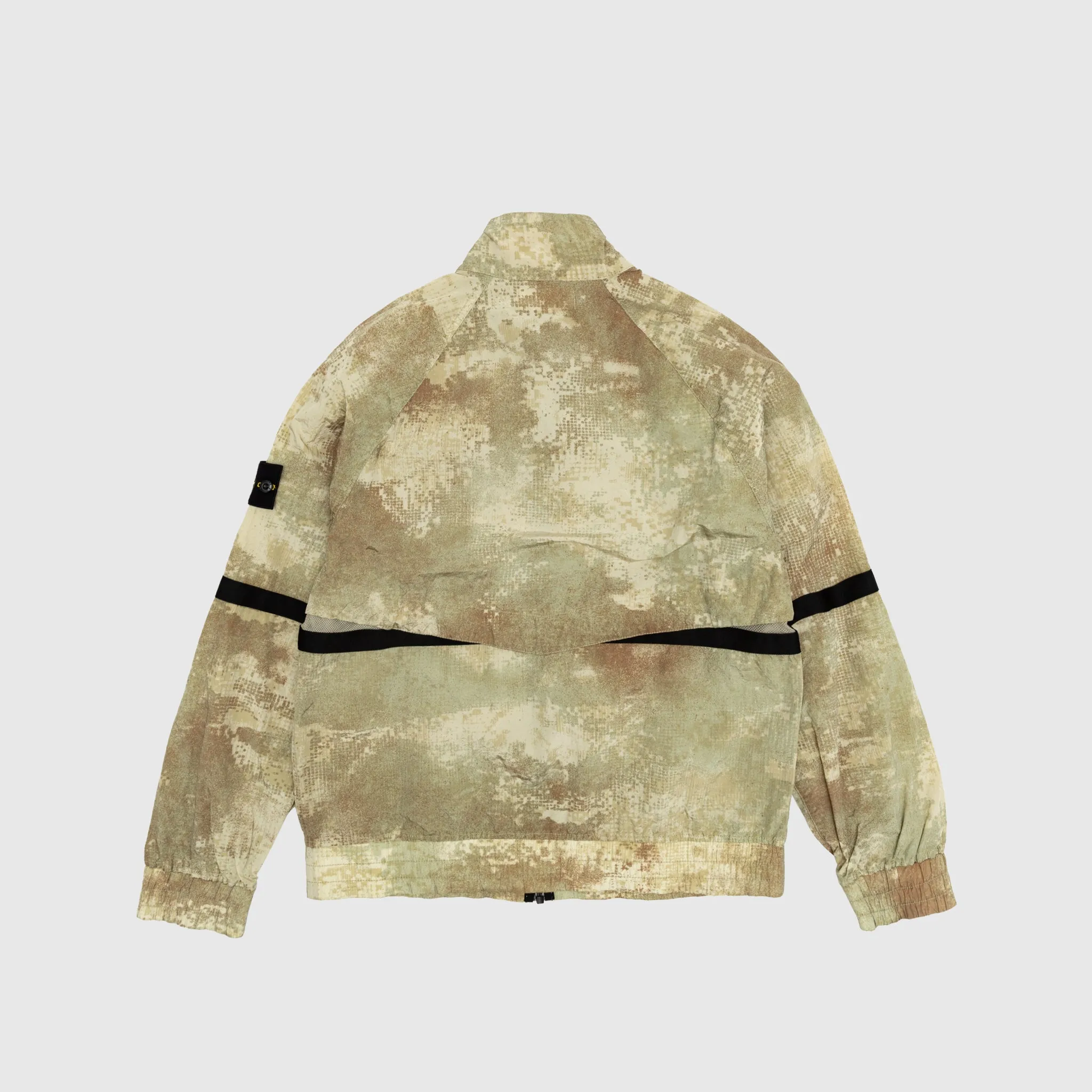 DISSOLVING GRID CAMO IN ECONYL® REGENERATED NYLON JACKET